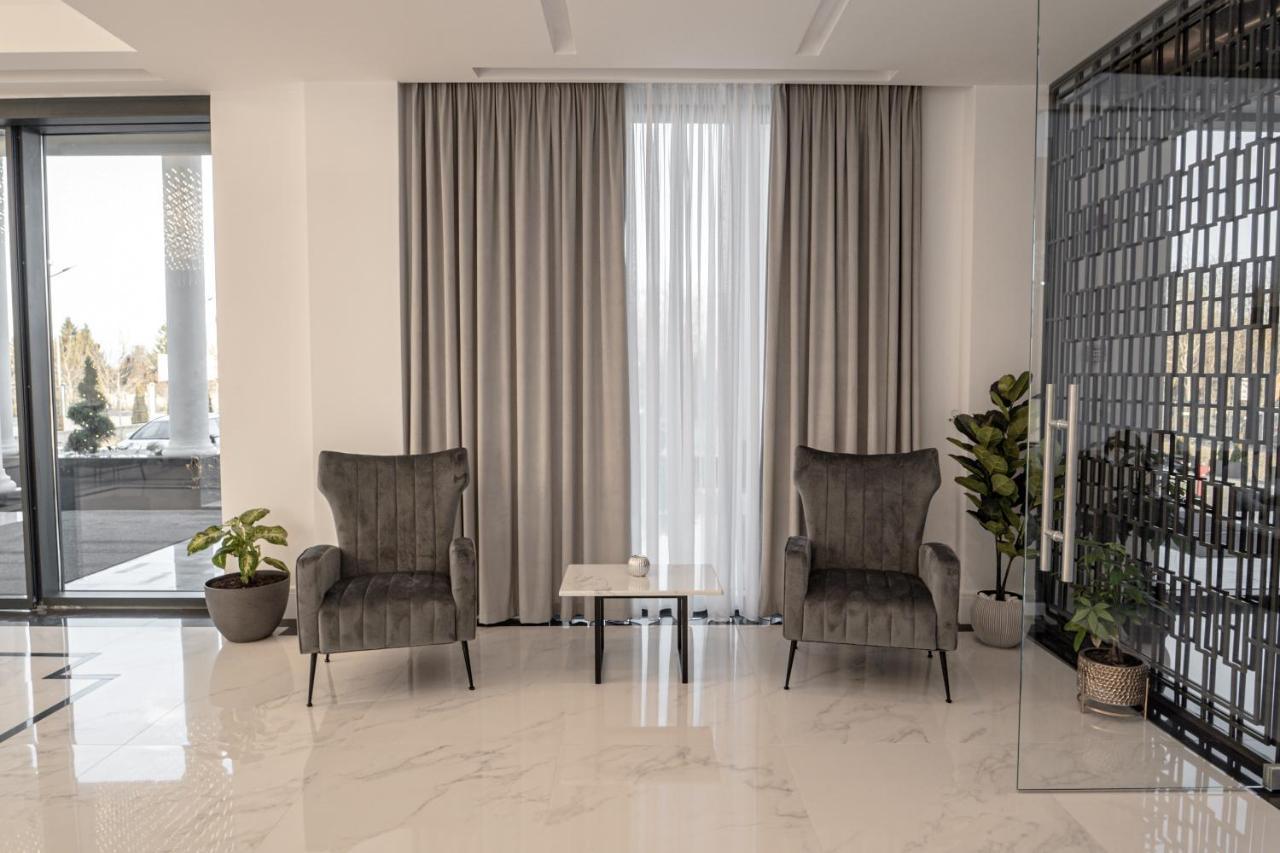 Caprice Complex Hotel บาเคา ภายนอก รูปภาพ